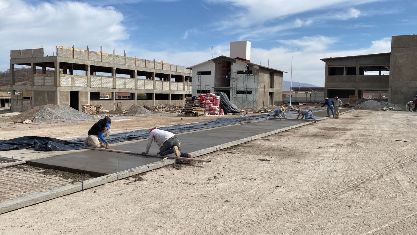 Obra de varios niveles en proceso
